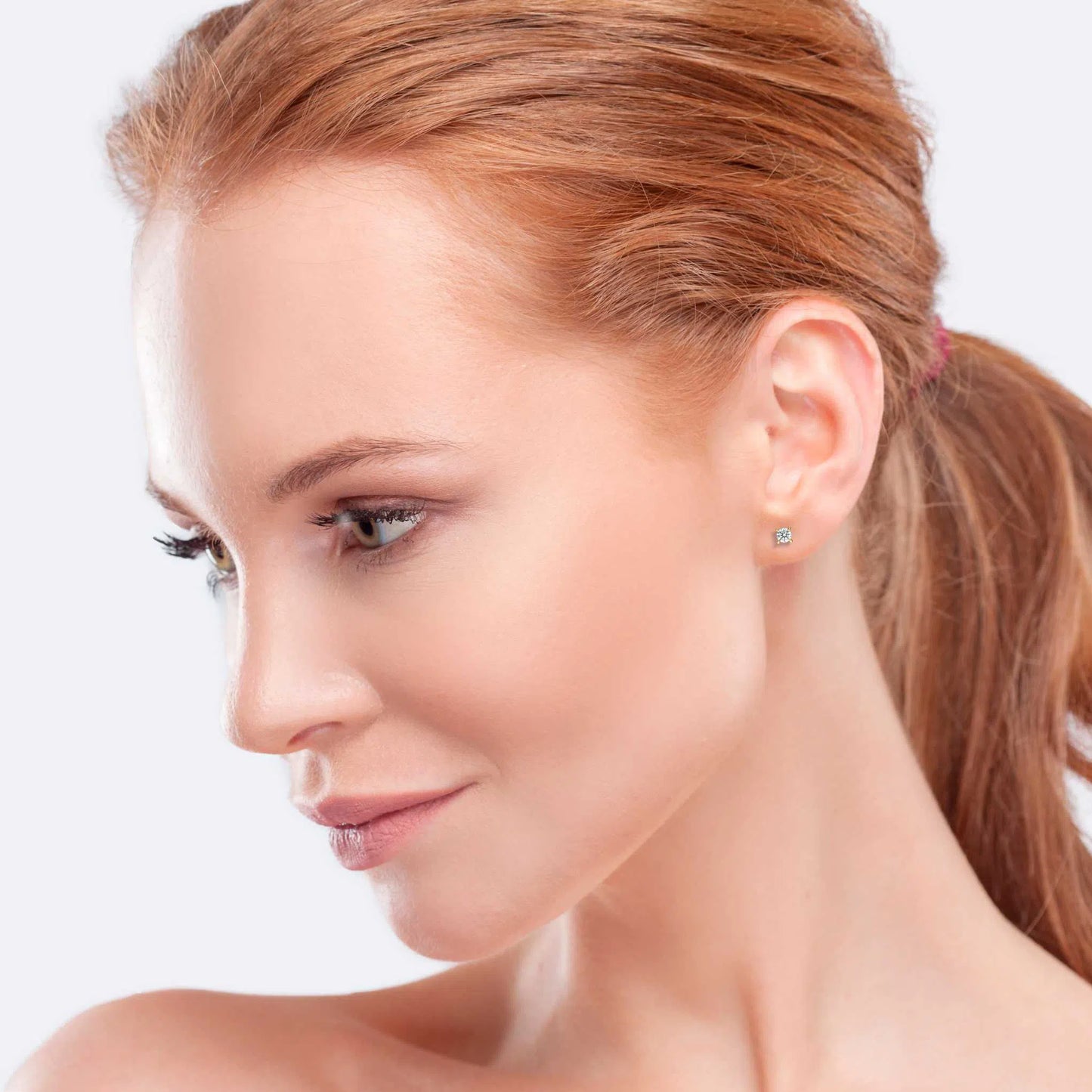 Suokko Timanttikorut -timanttikorvakorut keltakultaa, jossa istutettuna 2 timanttia. Tuotekoodi KE06518