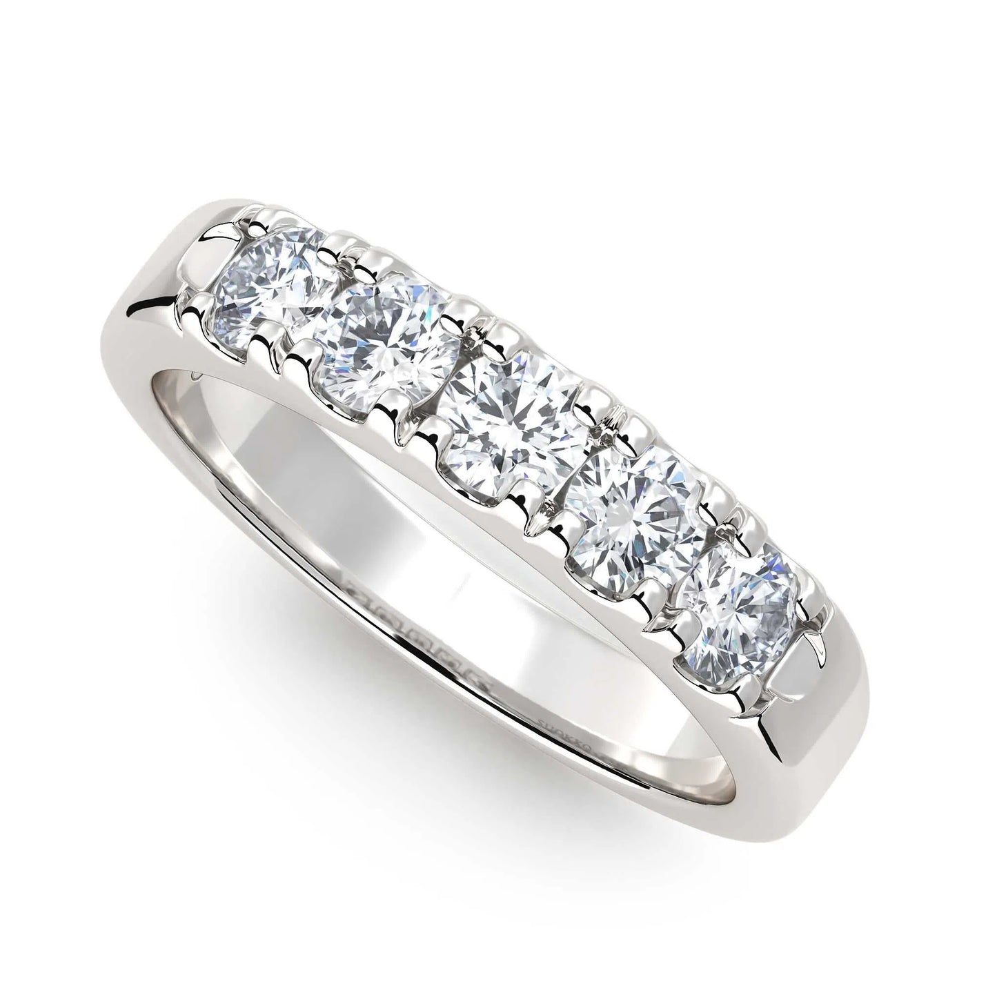 Suokko Timanttikorut -timanttisormus valkokultaa, jossa istutettuna 5 timanttia. Tuotekoodi KR09173