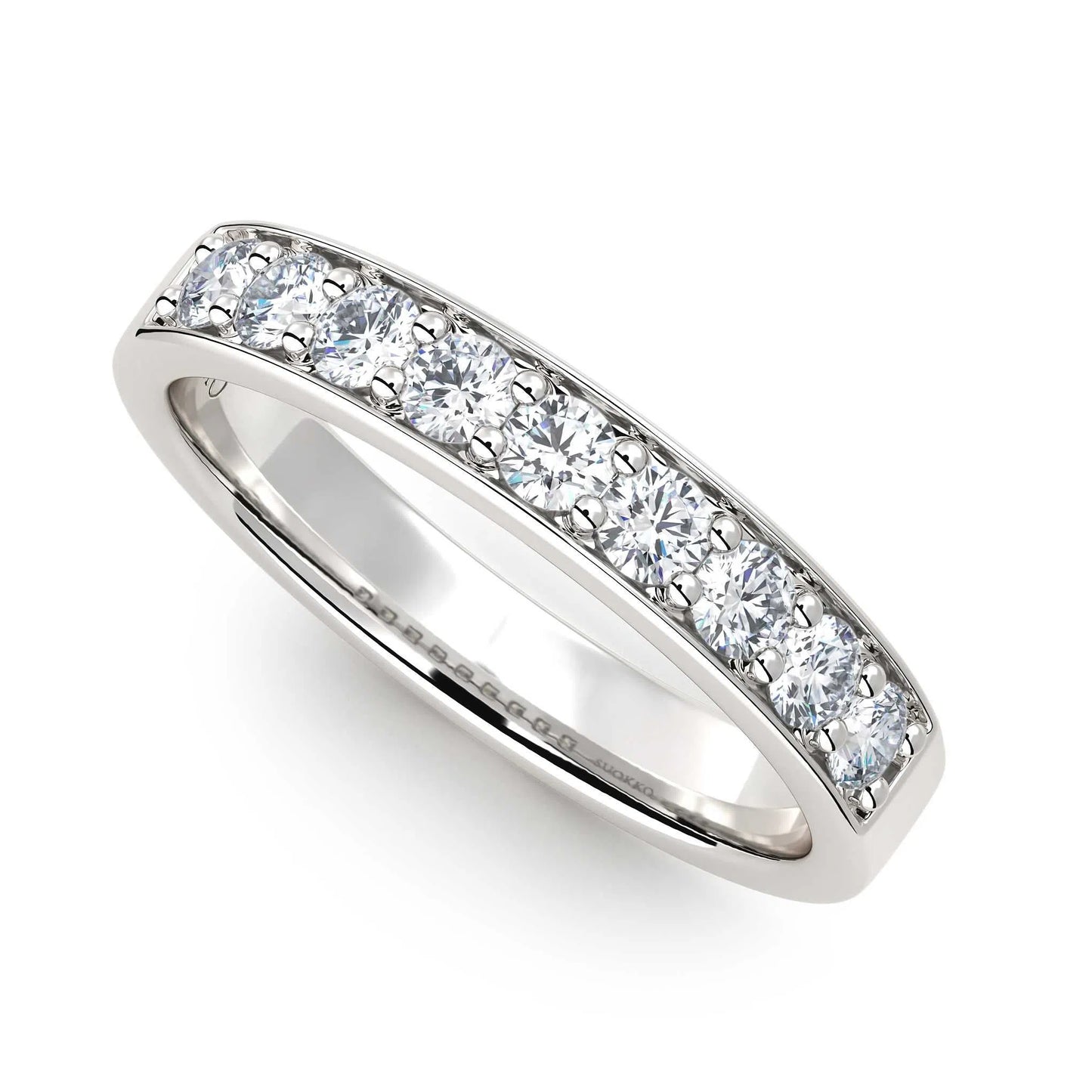 Suokko Timanttikorut -timanttisormus valkokultaa, jossa istutettuna 9 timanttia. Tuotekoodi KR10590A5