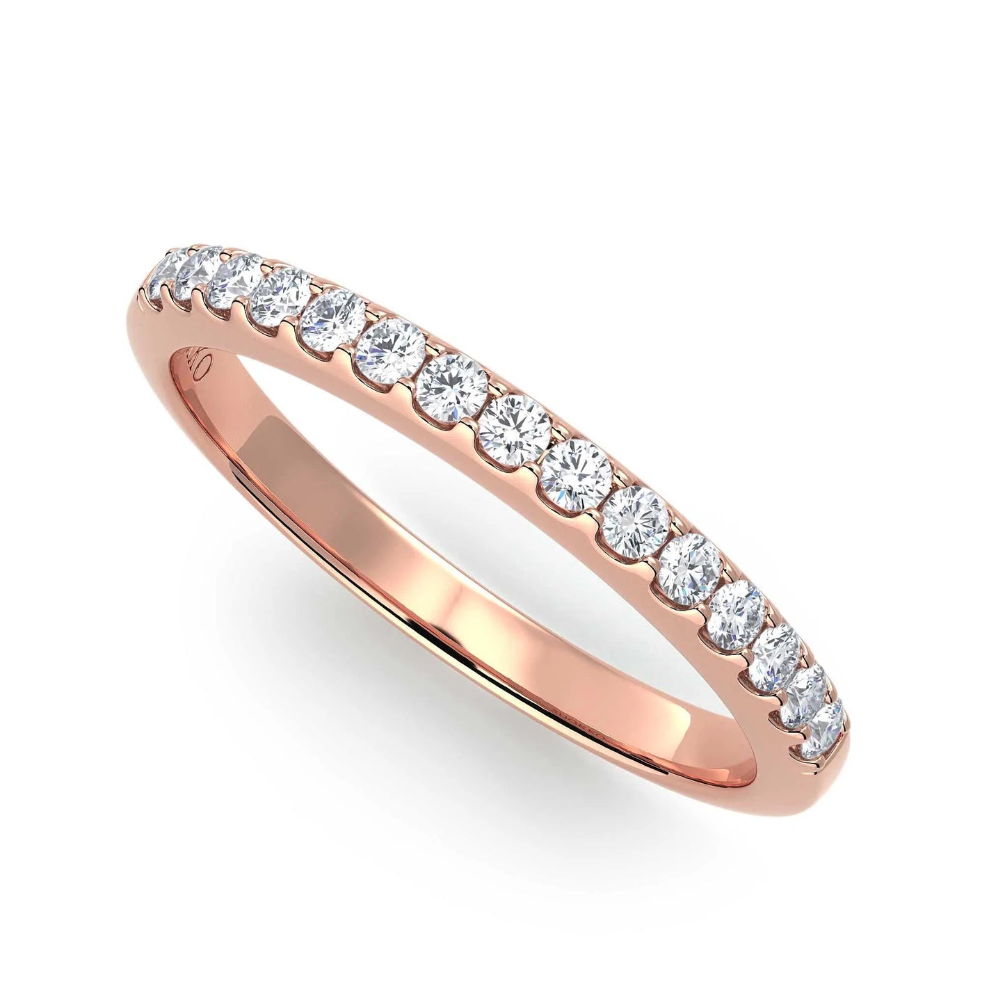 Suokko Timanttikorut -timanttisormus rosakultaa, jossa istutettuna 15 timanttia. Tuotekoodi KR11624B8