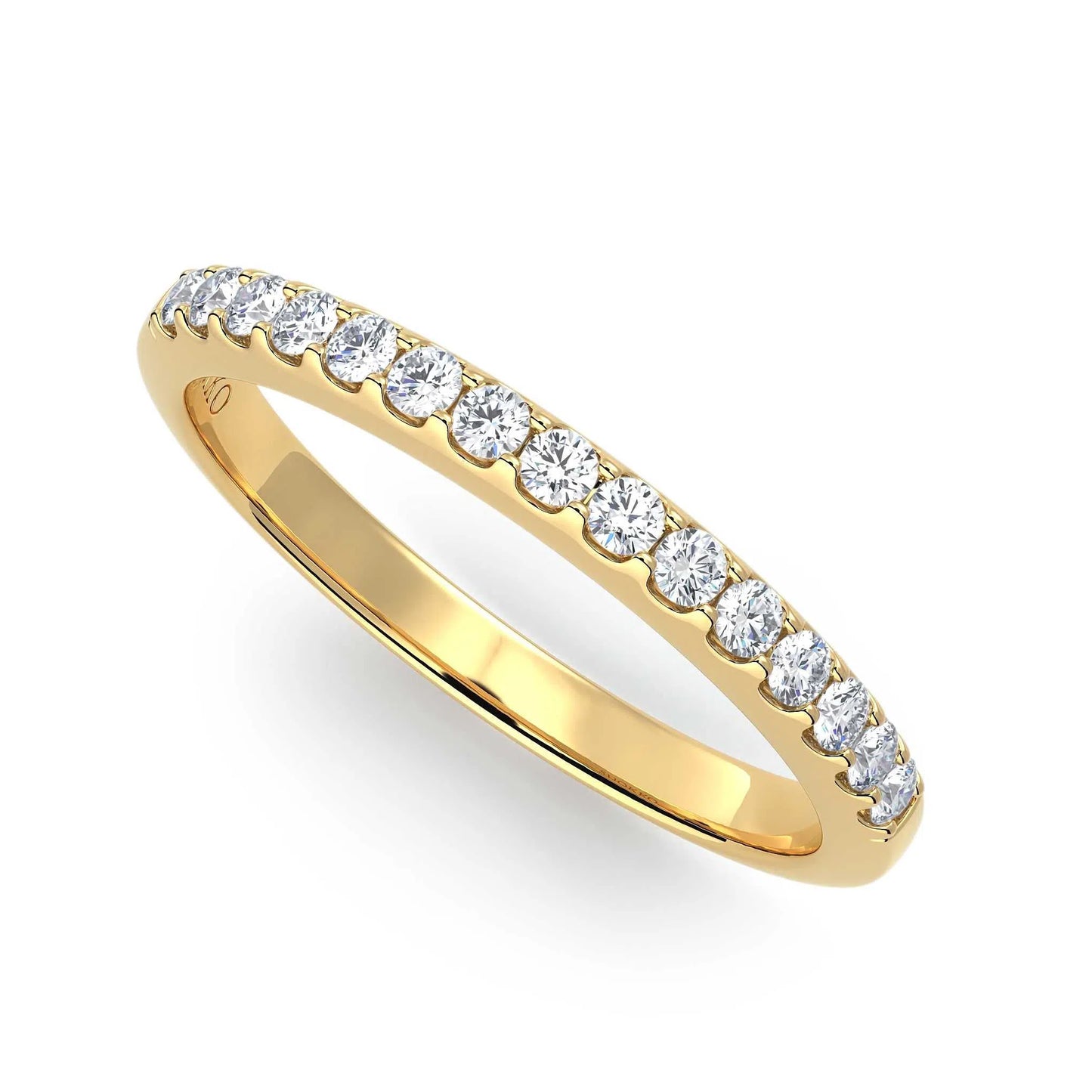 Suokko Timanttikorut -timanttisormus keltakultaa, jossa istutettuna 15 timanttia. Tuotekoodi KR11624B8