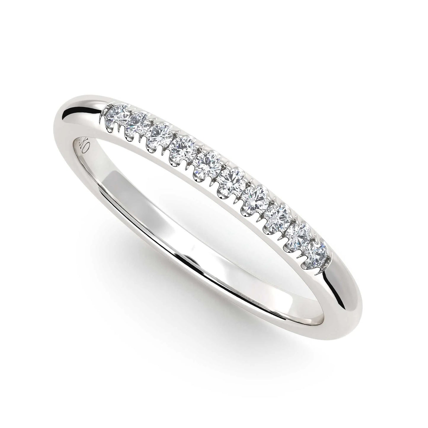 Suokko Timanttikorut -timanttisormus valkokultaa, jossa istutettuna 10 timanttia. Tuotekoodi KR13620B35A1