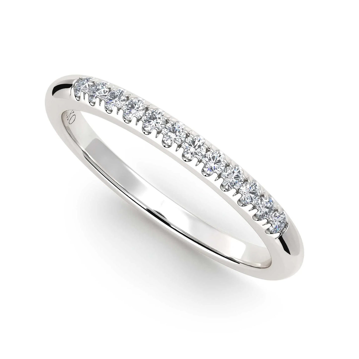 Suokko Timanttikorut -timanttisormus valkokultaa, jossa istutettuna 12 timanttia. Tuotekoodi KR13620B35A