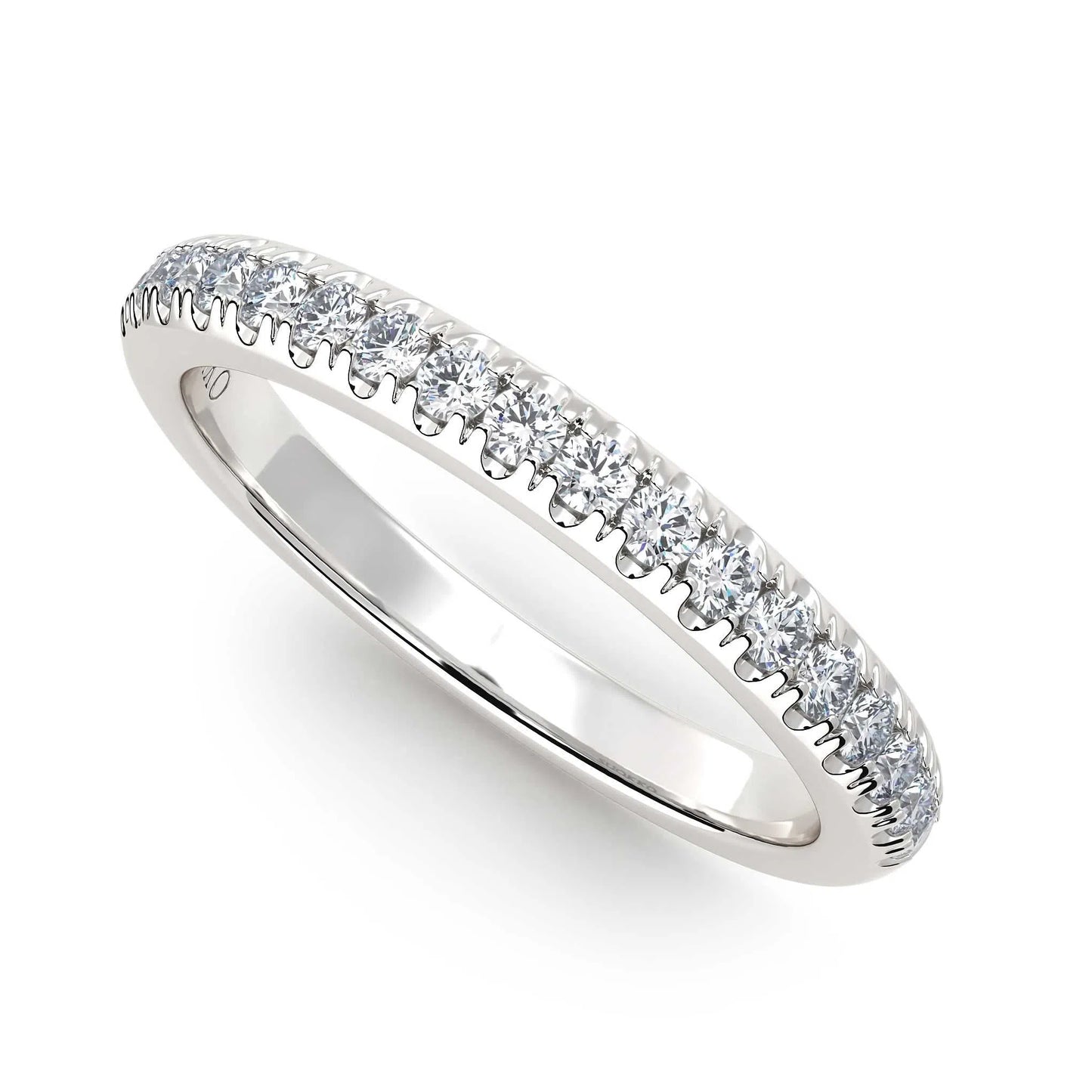 Suokko Timanttikorut -timanttisormus valkokultaa, jossa istutettuna 18 timanttia. Tuotekoodi KR14168B50