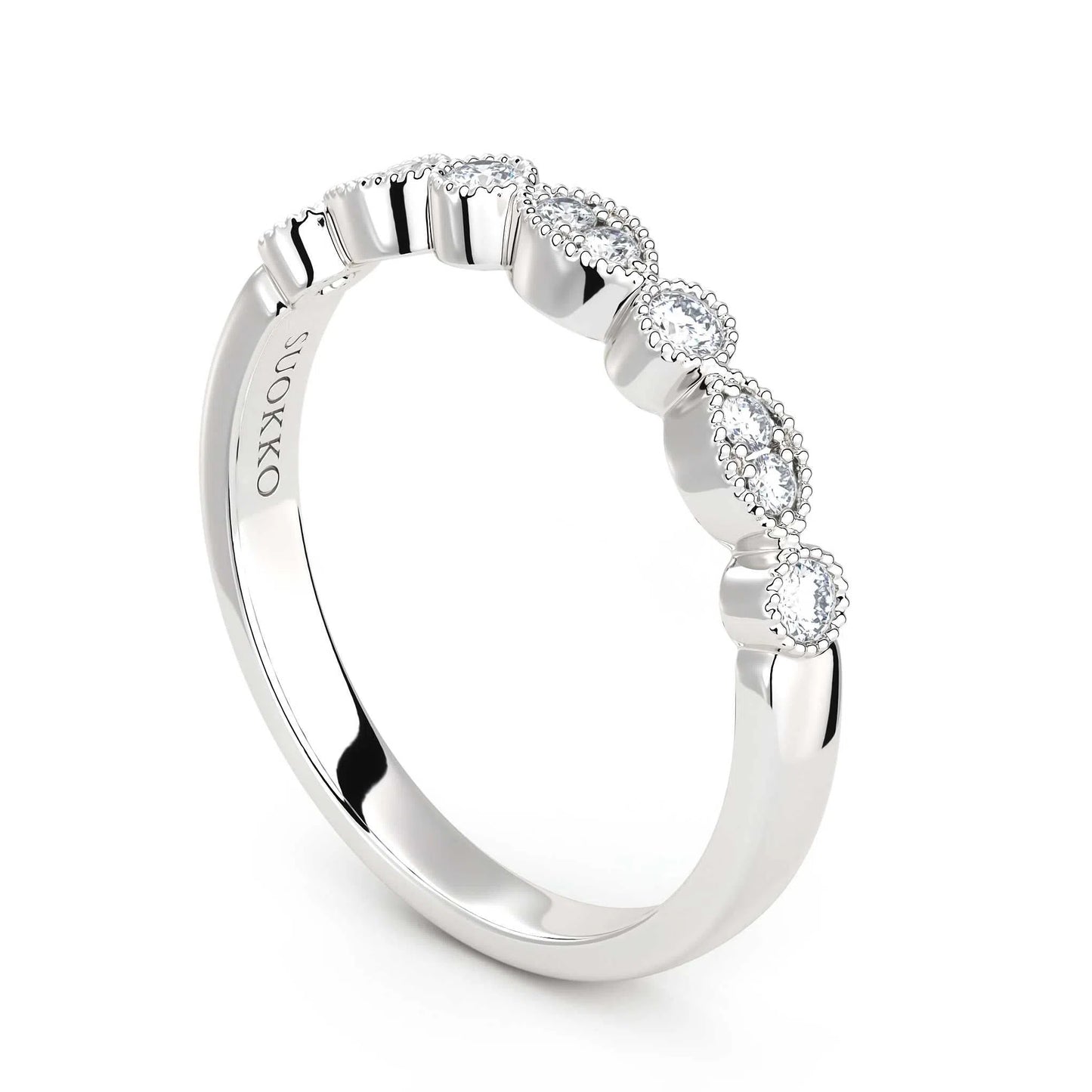 Suokko Timanttikorut -timanttisormus valkokultaa, jossa istutettuna 10 timanttia. Tuotekoodi KR17040A1