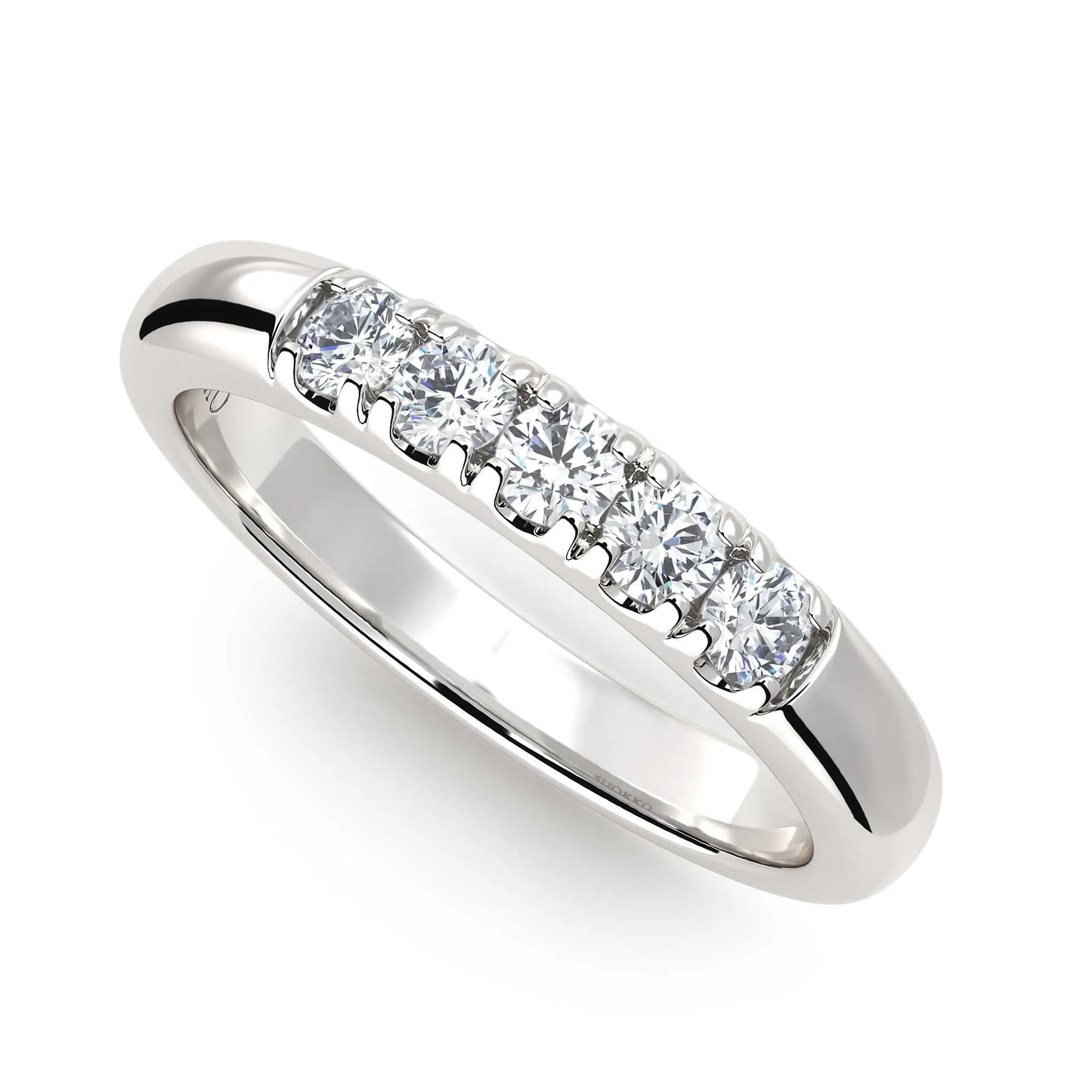 Suokko Timanttikorut -timanttisormus valkokultaa, jossa istutettuna 5 timanttia. Tuotekoodi KR17282B45A1