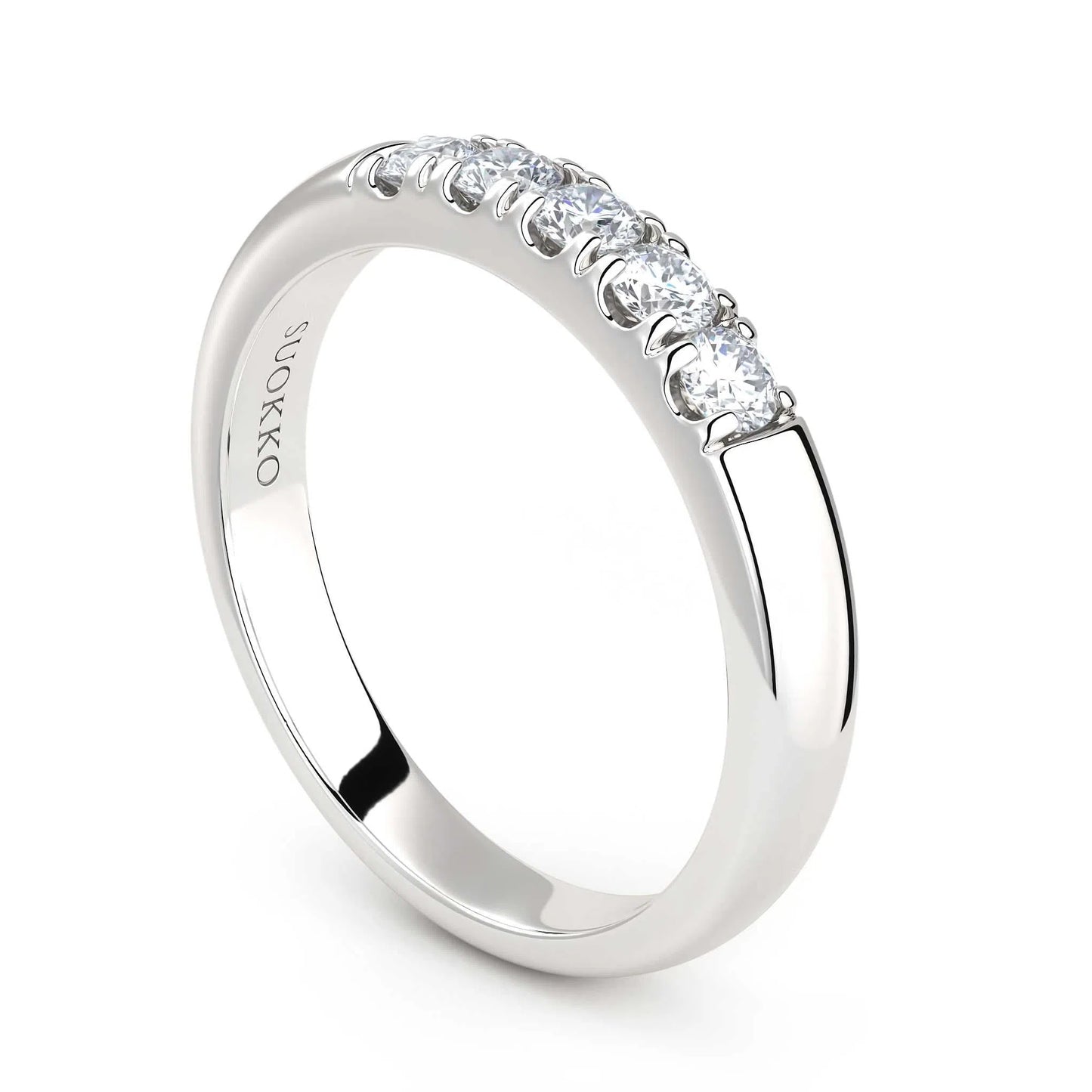 Suokko Timanttikorut -timanttisormus valkokultaa, jossa istutettuna 5 timanttia. Tuotekoodi KR17282B45A1