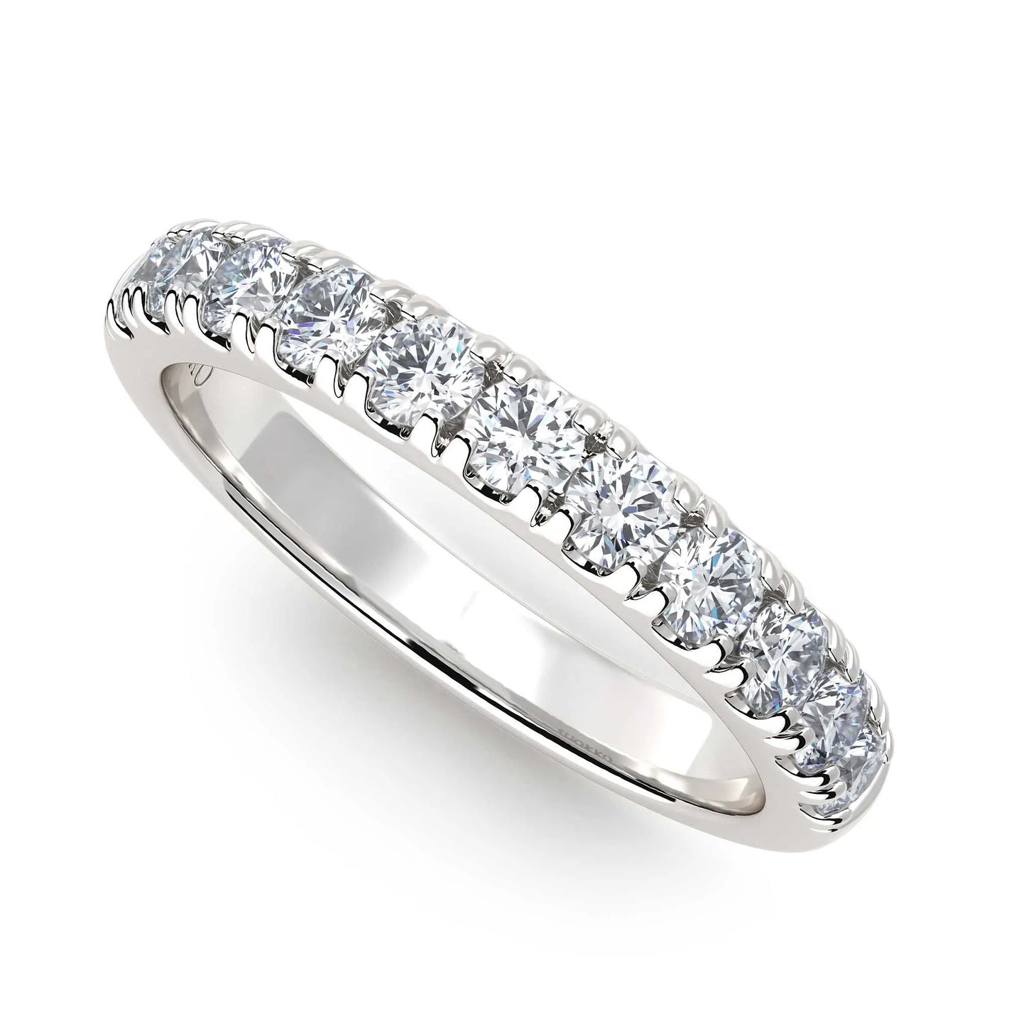 Suokko Timanttikorut -timanttisormus valkokultaa, jossa istutettuna 11 timanttia. Tuotekoodi KR17282B45A3