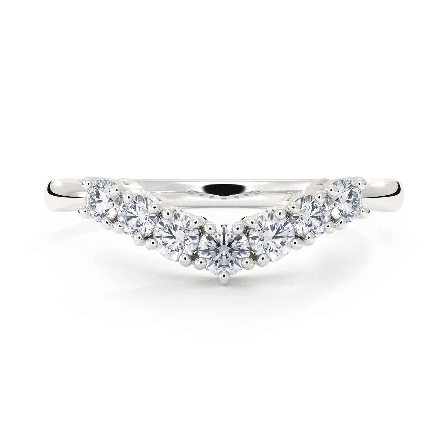 Suokko Timanttikorut -timanttisormus valkokultaa, jossa istutettuna 7 timanttia. Tuotekoodi KR18131B80A