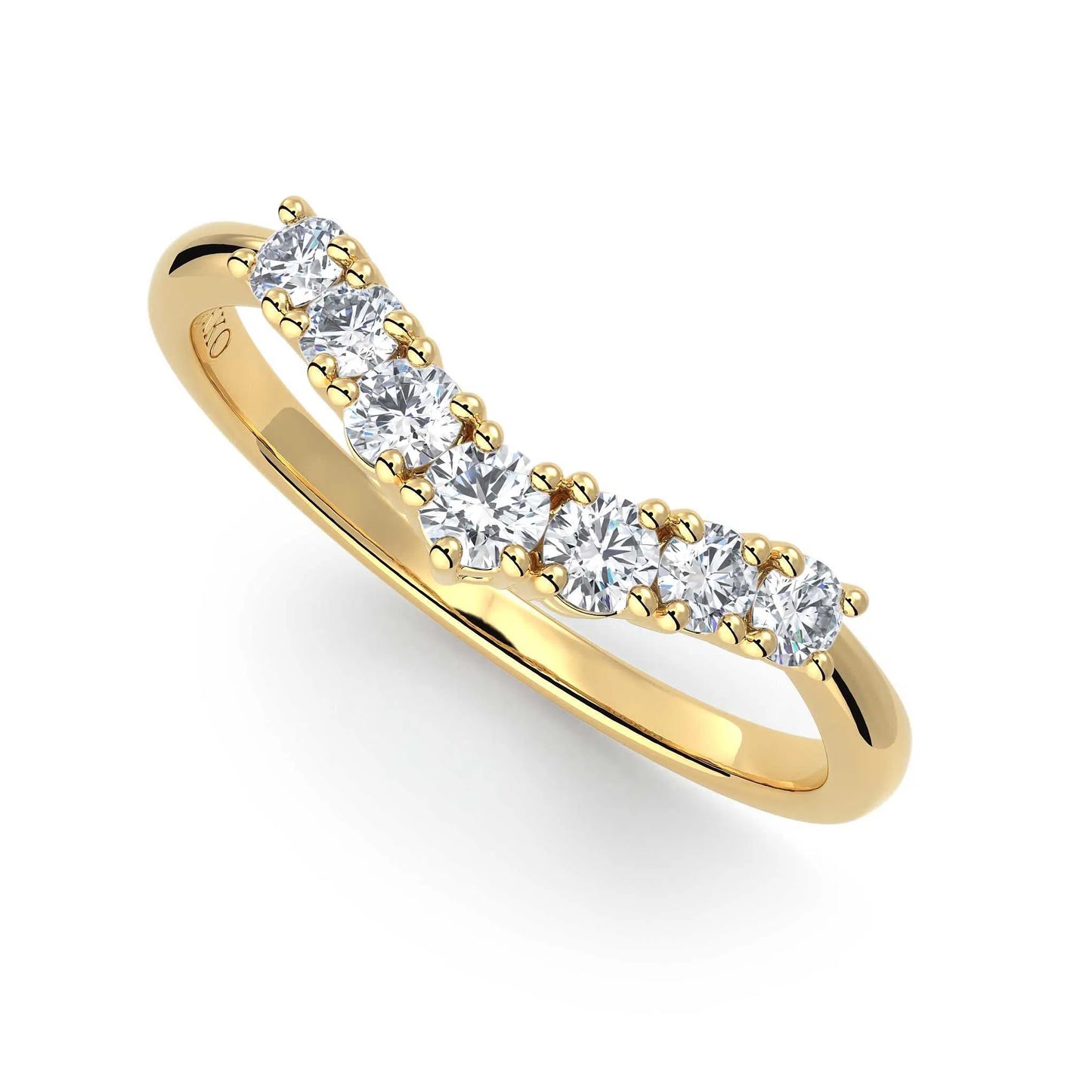 Suokko Timanttikorut -timanttisormus keltakultaa, jossa istutettuna 7 timanttia. Tuotekoodi KR18131B80A