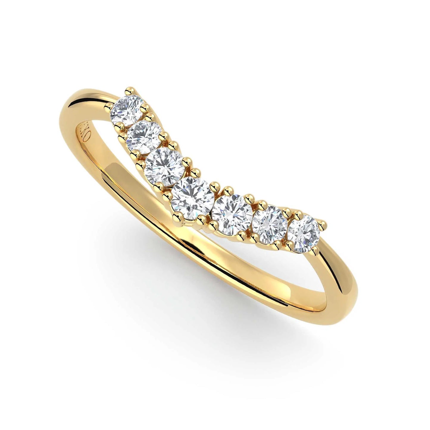 Suokko Timanttikorut -timanttisormus keltakultaa, jossa istutettuna 7 timanttia. Tuotekoodi KR18131B80