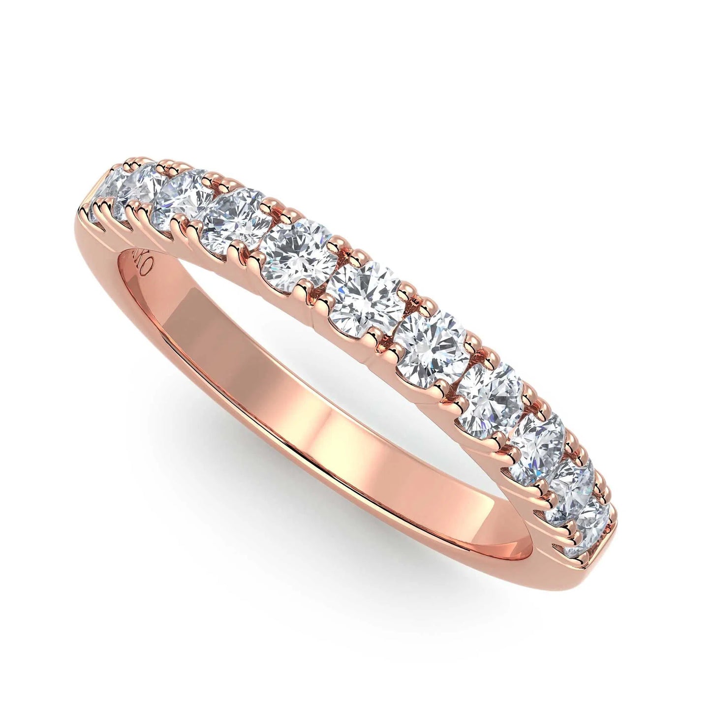 Suokko Timanttikorut -timanttisormus rosakultaa, jossa istutettuna 11 timanttia. Tuotekoodi KR18132B65