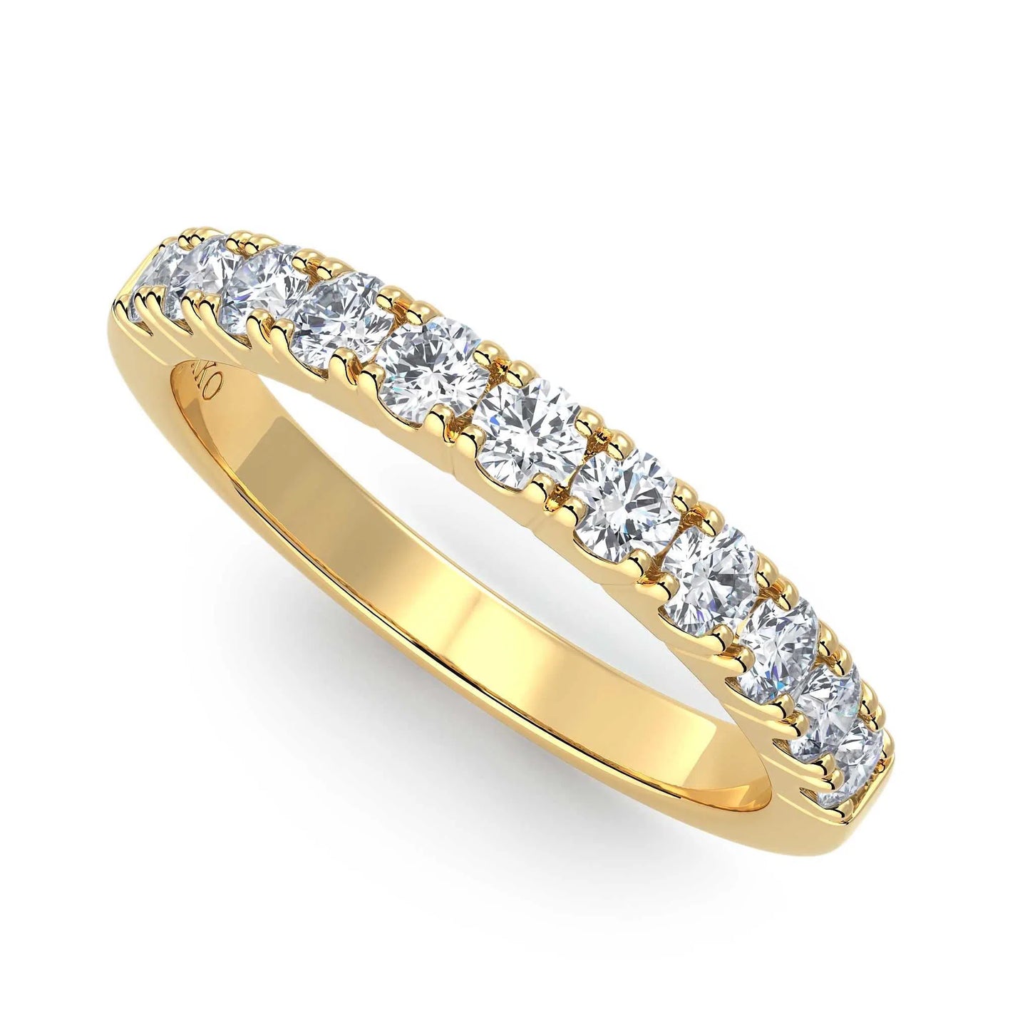 Suokko Timanttikorut -timanttisormus keltakultaa, jossa istutettuna 11 timanttia. Tuotekoodi KR18132B65