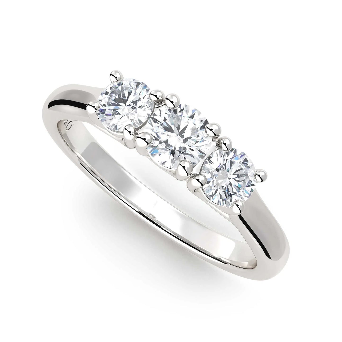 Suokko Timanttikorut -timanttisormus valkokultaa, jossa istutettuna 3 timanttia. Tuotekoodi KR18445BR30