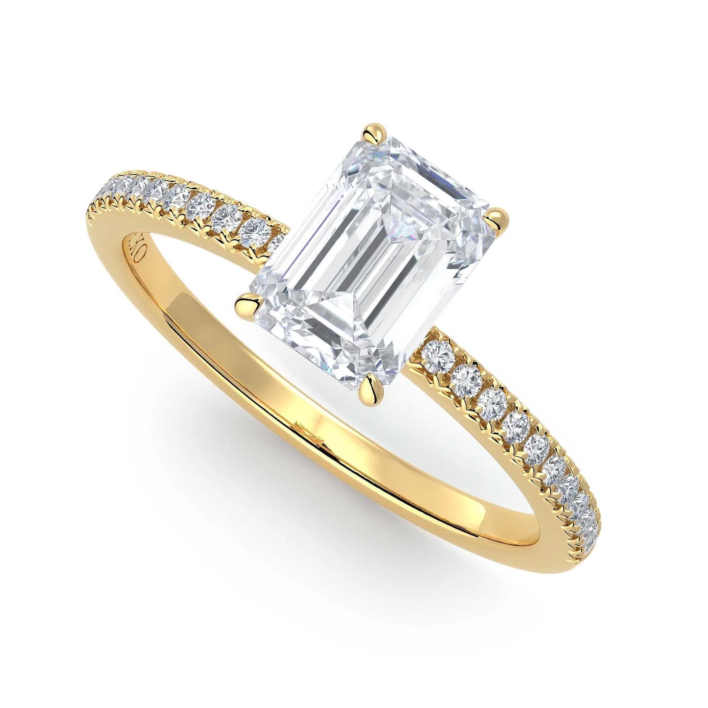 Suokko Timanttikorut -timanttisormus keltakultaa, jossa istutettuna 25 timanttia. Tuotekoodi KR19037EC100