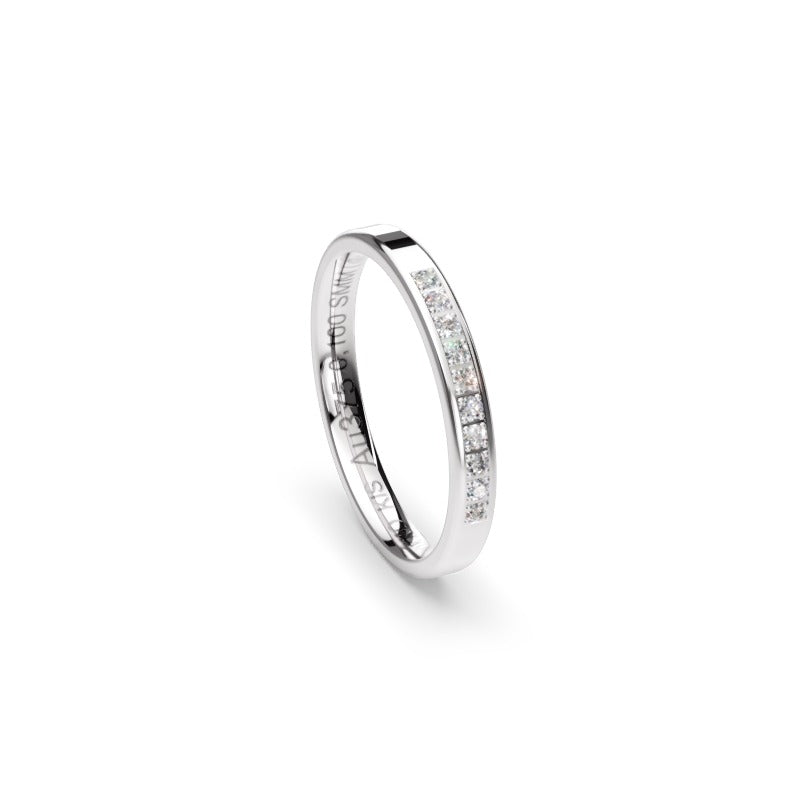 Harju – valkokultainen timanttisormus, edestä