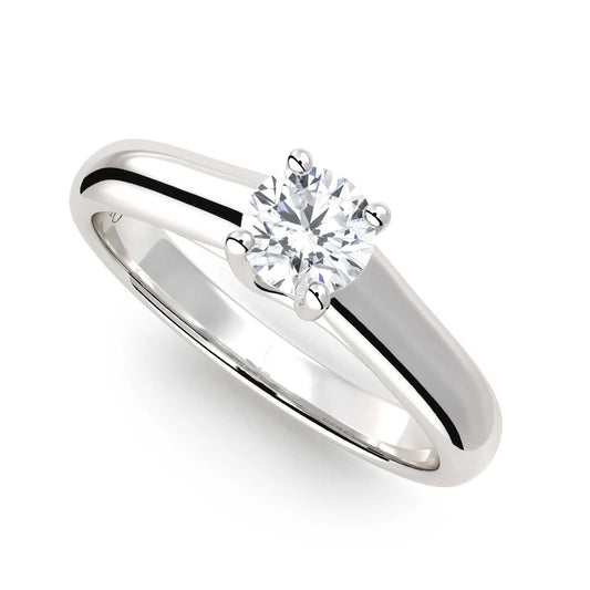 Suokko Timanttikorut -timanttisormus valkokultaa, jossa istutettuna yksi timantti. Tuotekoodi KR09153BR45