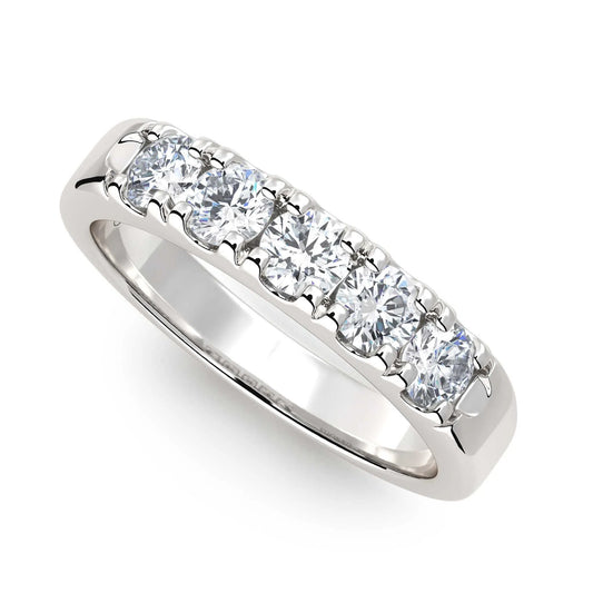 Suokko Timanttikorut -timanttisormus valkokultaa, jossa istutettuna 5 timanttia. Tuotekoodi KR09173