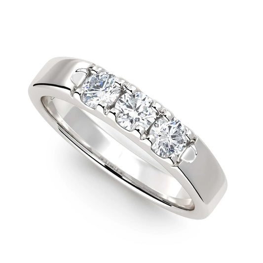 Suokko Timanttikorut -timanttisormus valkokultaa, jossa istutettuna 3 timanttia. Tuotekoodi KR10382BR15