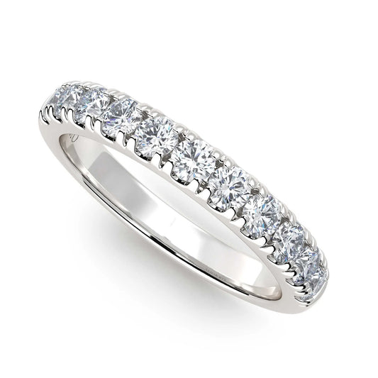 Suokko Timanttikorut -timanttisormus valkokultaa, jossa istutettuna 11 timanttia. Tuotekoodi KR17282B45A3