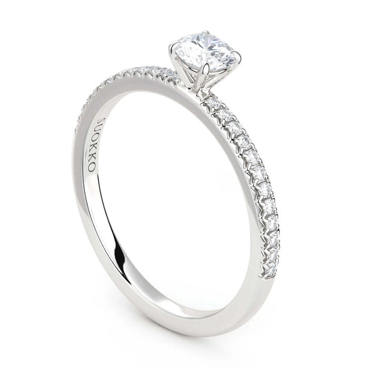 Suokko Timanttikorut -timanttisormus valkokultaa, jossa istutettuna 25 timanttia. Tuotekoodi KR19039BR30