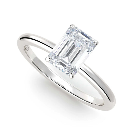 Suokko Timanttikorut -timanttisormus valkokultaa, jossa istutettuna yksi timantti. Tuotekoodi KR19040EC100