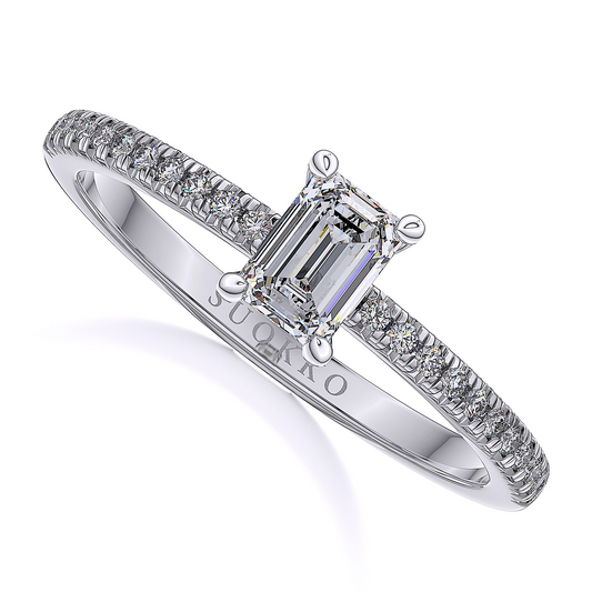 Suokko Timanttikorut -timanttisormus valkokultaa, jossa istutettuna 23 timanttia. Tuotekoodi SR006EM50