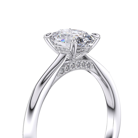 Suokko Timanttikorut -timanttisormus valkokultaa, jossa istutettuna 25 timanttia. Tuotekoodi SR225OV100