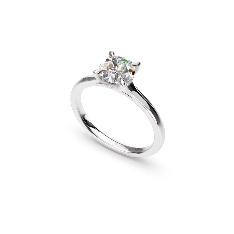 Amanda S A BR100 13 – valkokultainen solitaire-sormus, toiselta sivulta