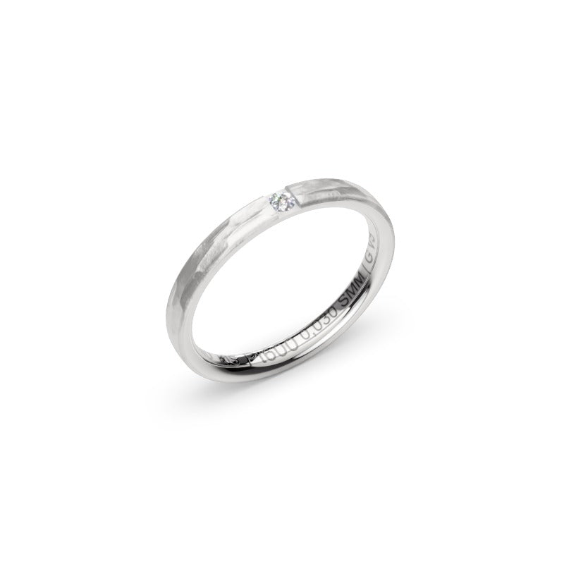 Salmi – platinainen timanttisormus, sivulta
