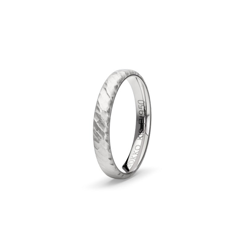 Kuura – platinainen sormus, edestä