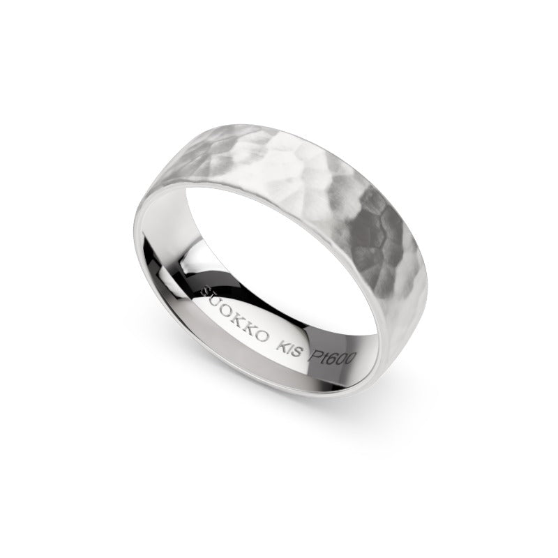 Aarni – platinainen sormus, toiselta sivulta
