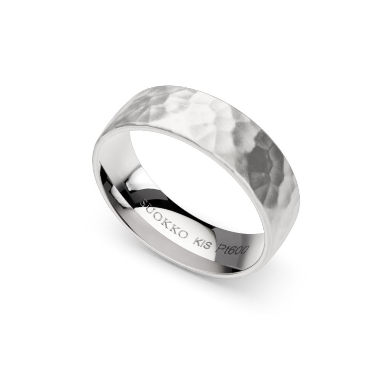 Aarni – platinainen sormus, toiselta sivulta