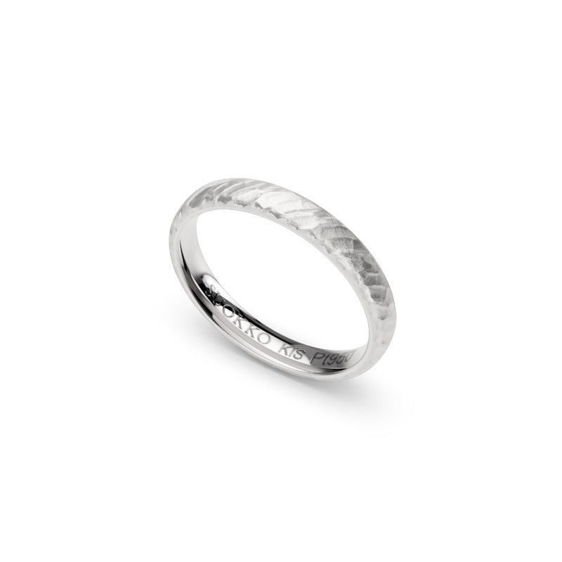 Kuura – platinainen sormus, toiselta sivulta