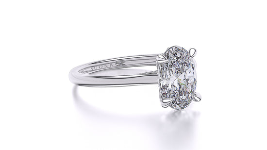 Suokko Timanttikorut -timanttisormus valkokultaa, jossa istutettuna 27 timanttia. Tuotekoodi SR020OV200